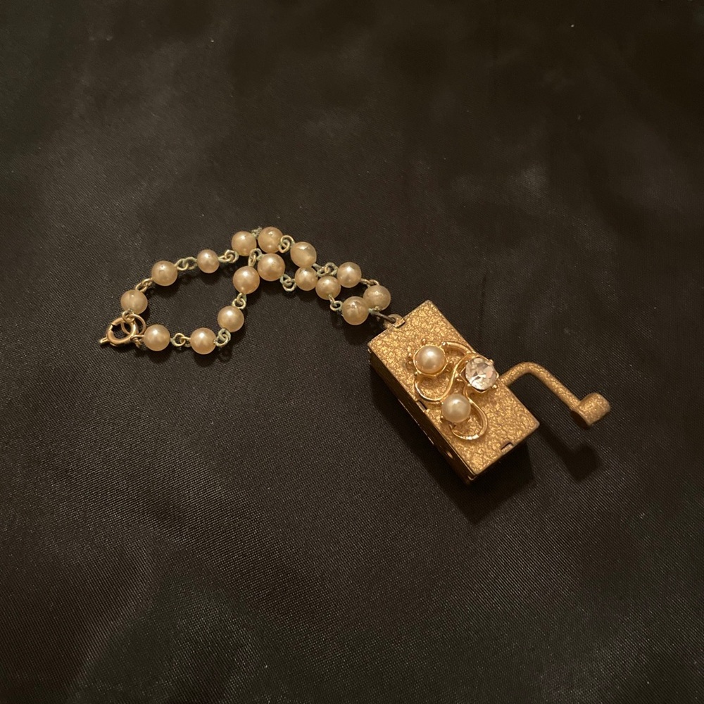 Vtg Swiss made Music Box Bracelet - Picture 6 of 6